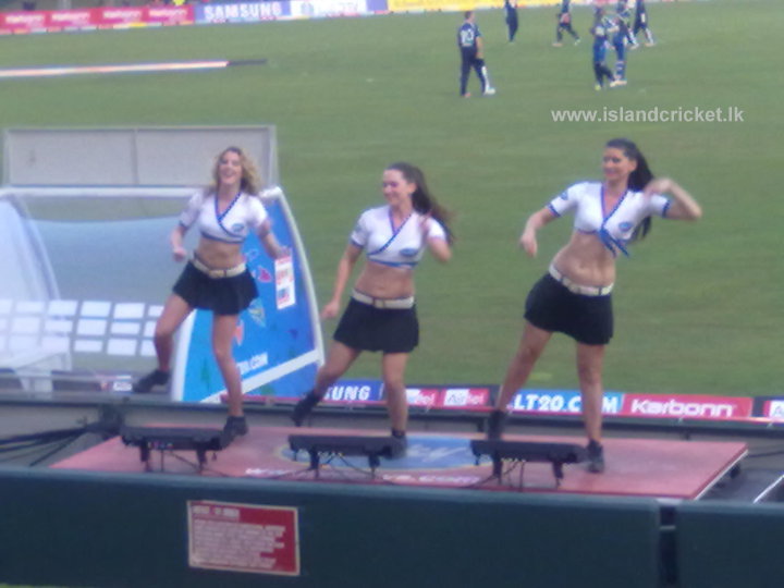 Kalatunga cheerleaders wayamba