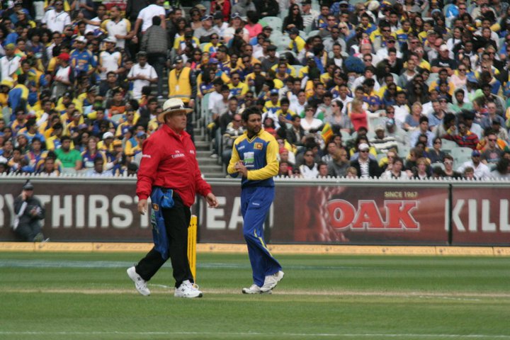 dilshan mcg bowling