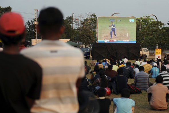 IC2011AFP514747.jpg Cricket fans