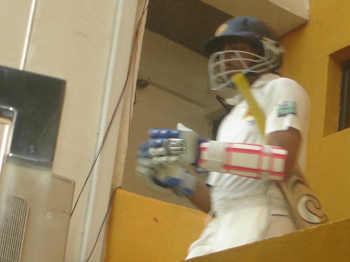 Dilshan bat in Galle test day 1
