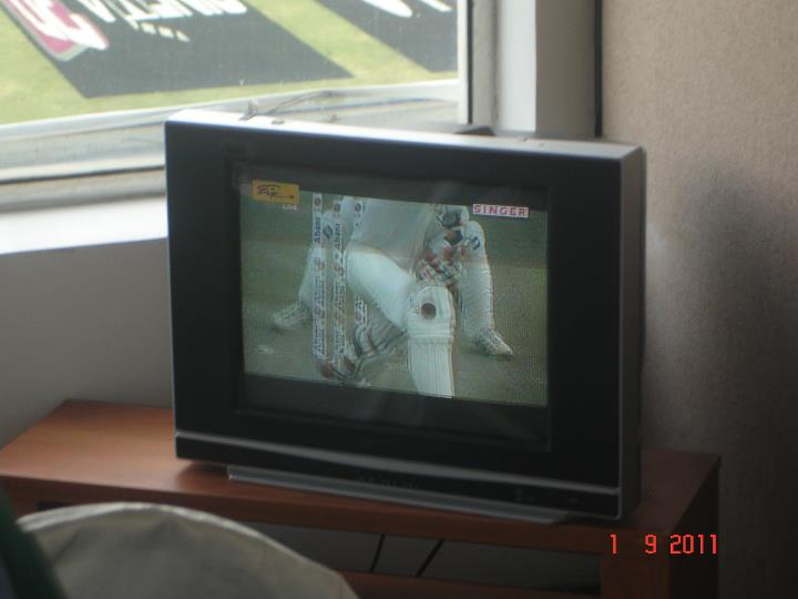 mike hussey bat pad catch on tv