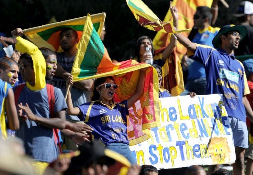 000_Hkg7028086.jpg Sri Lanka cricket fans