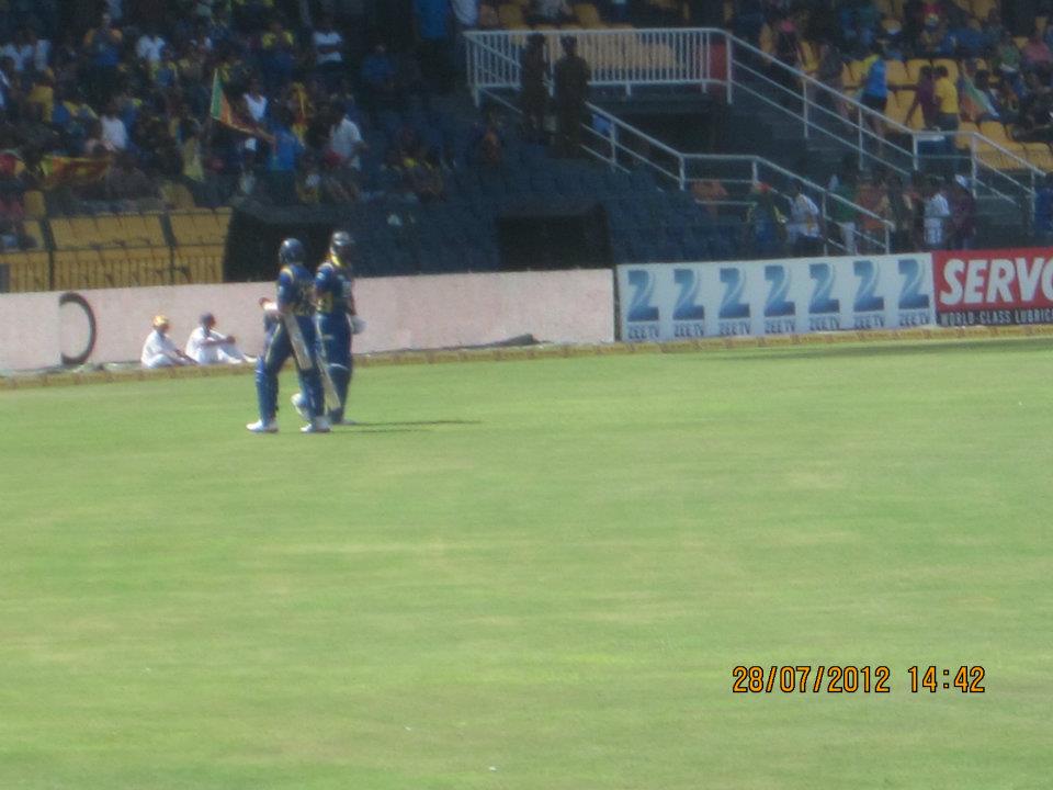 Dilshan and tharanga come out to bat 1 0