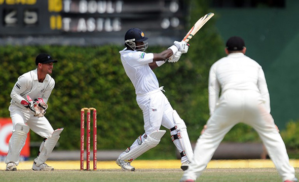 000_Del6173616.jpg Angelo Mathews' effort in vain
