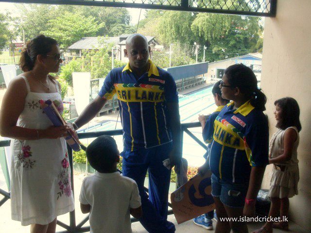 Sanath Jayasuriya kids wife
