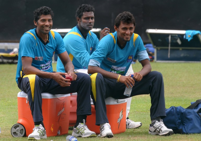 000_Del6201632.jpg Angelo Mathews, Chanaka Welegedara and Suranga Lakmal