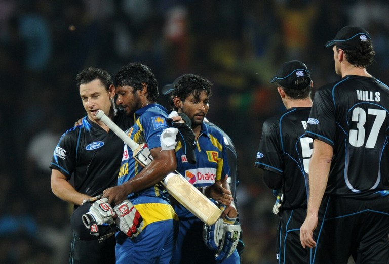 000_Par7720954.jpg Sangakkara and Dilshan