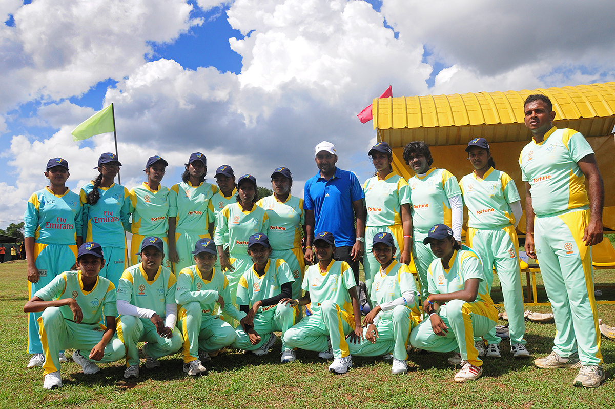 sDSC_0094.jpg Day 1 in pictures - Murali Harmony Cup 2013