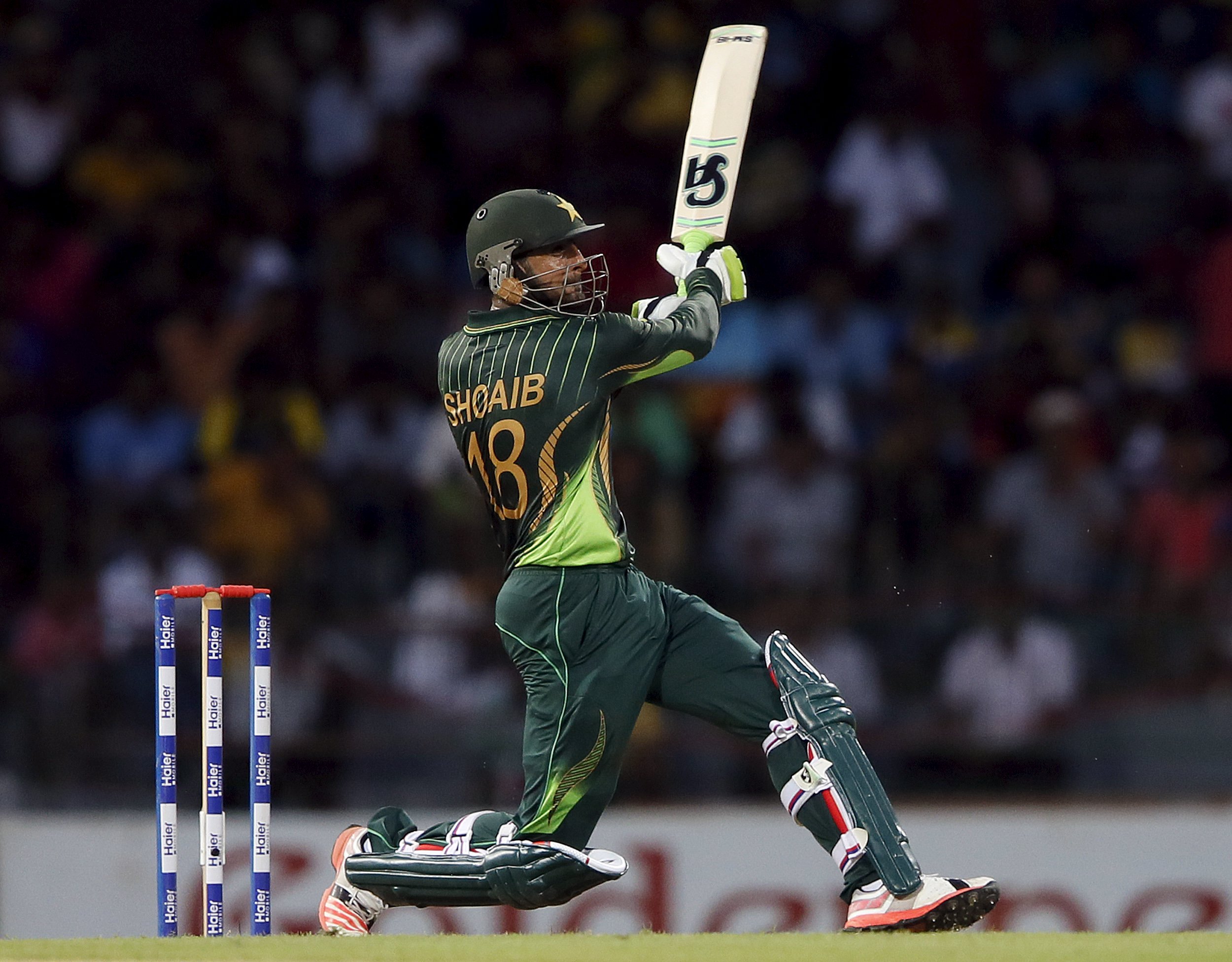 2015-07-19t135420z_1214120088.jpg Pakistan's Shoaib Malik