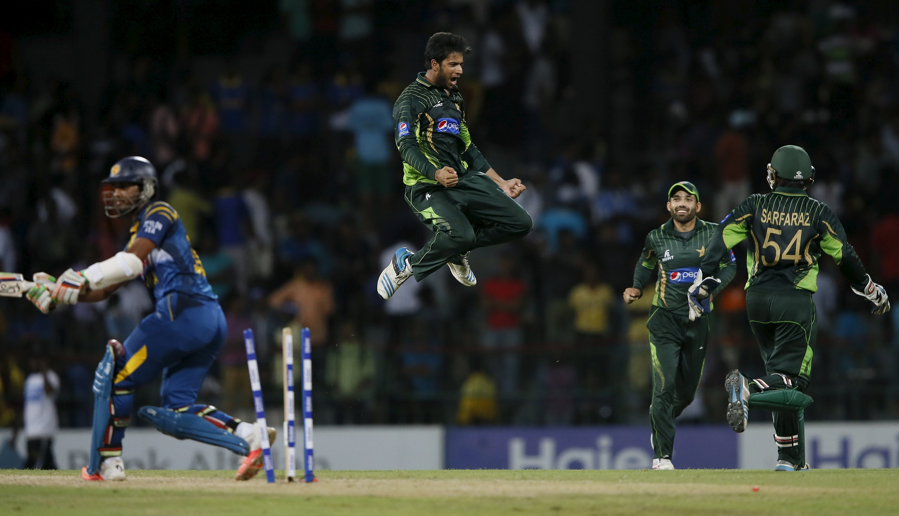 2015-07-19t155338z_741327916_gf10000164168_rtrmadp_3_cricket-lanka.jpg Dinesh Chandimal