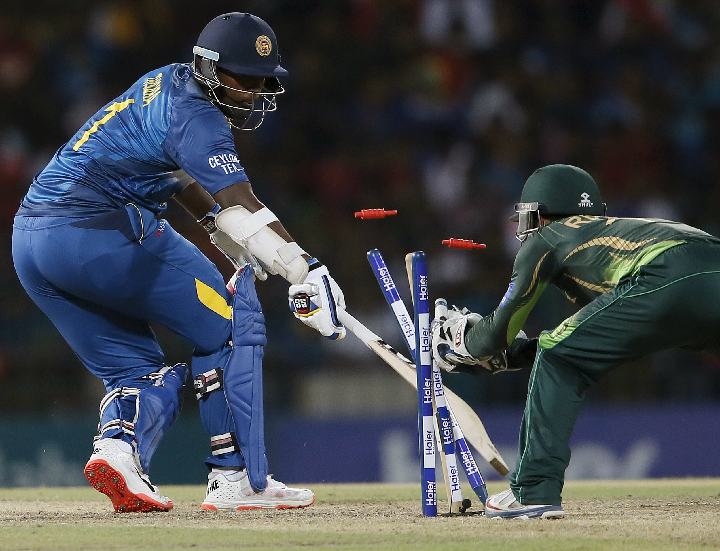 2015-08-01t143916z_339675593_gf20000010783_rtrmadp_3_cricket-lanka.jpg Sri Lanka's Thisara Perera
