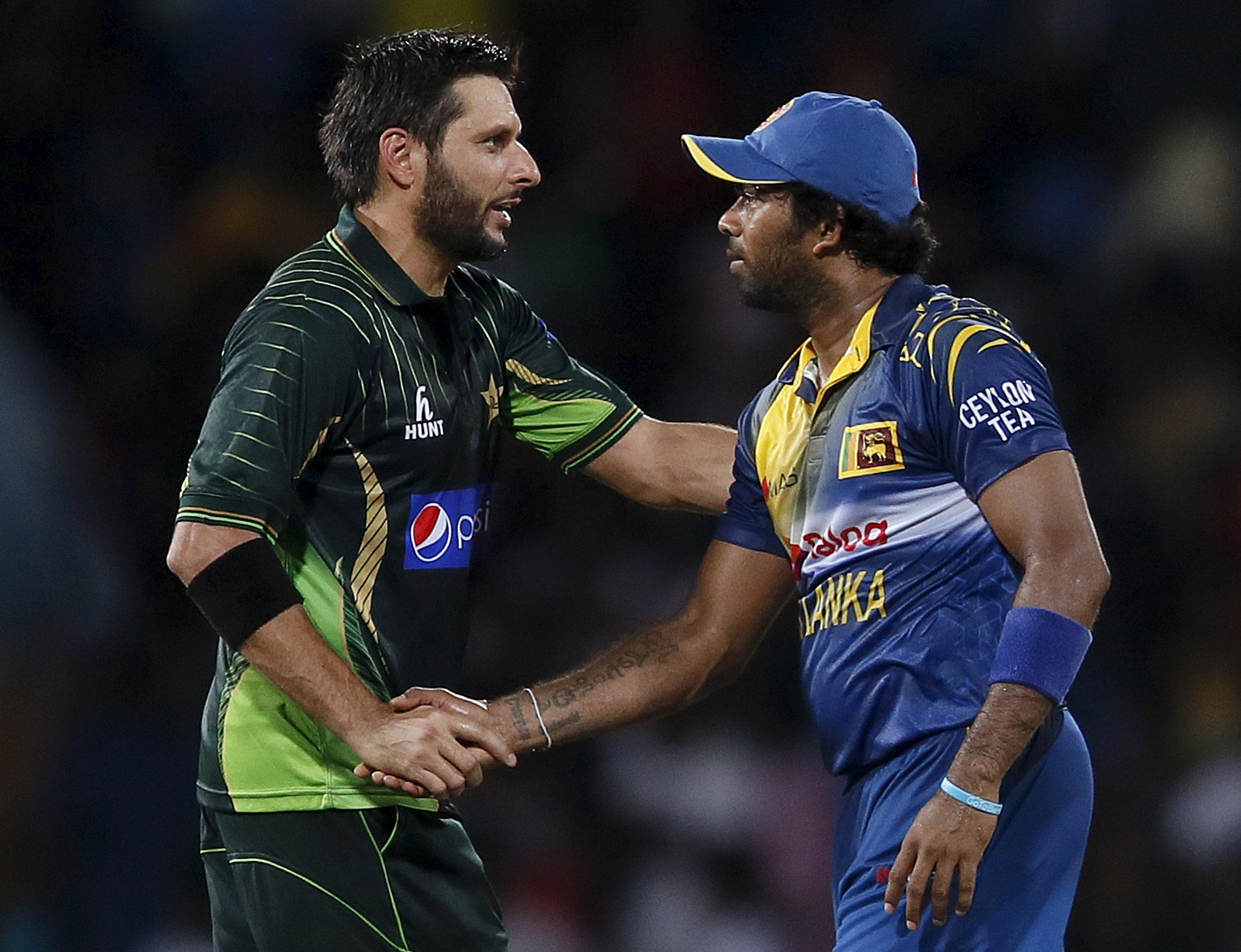 2015-08-01t172232z_1152225402_gf20000010961_rtrmadp_3_cricket-lanka.jpg Shahid Afridi and Lasith Malinga