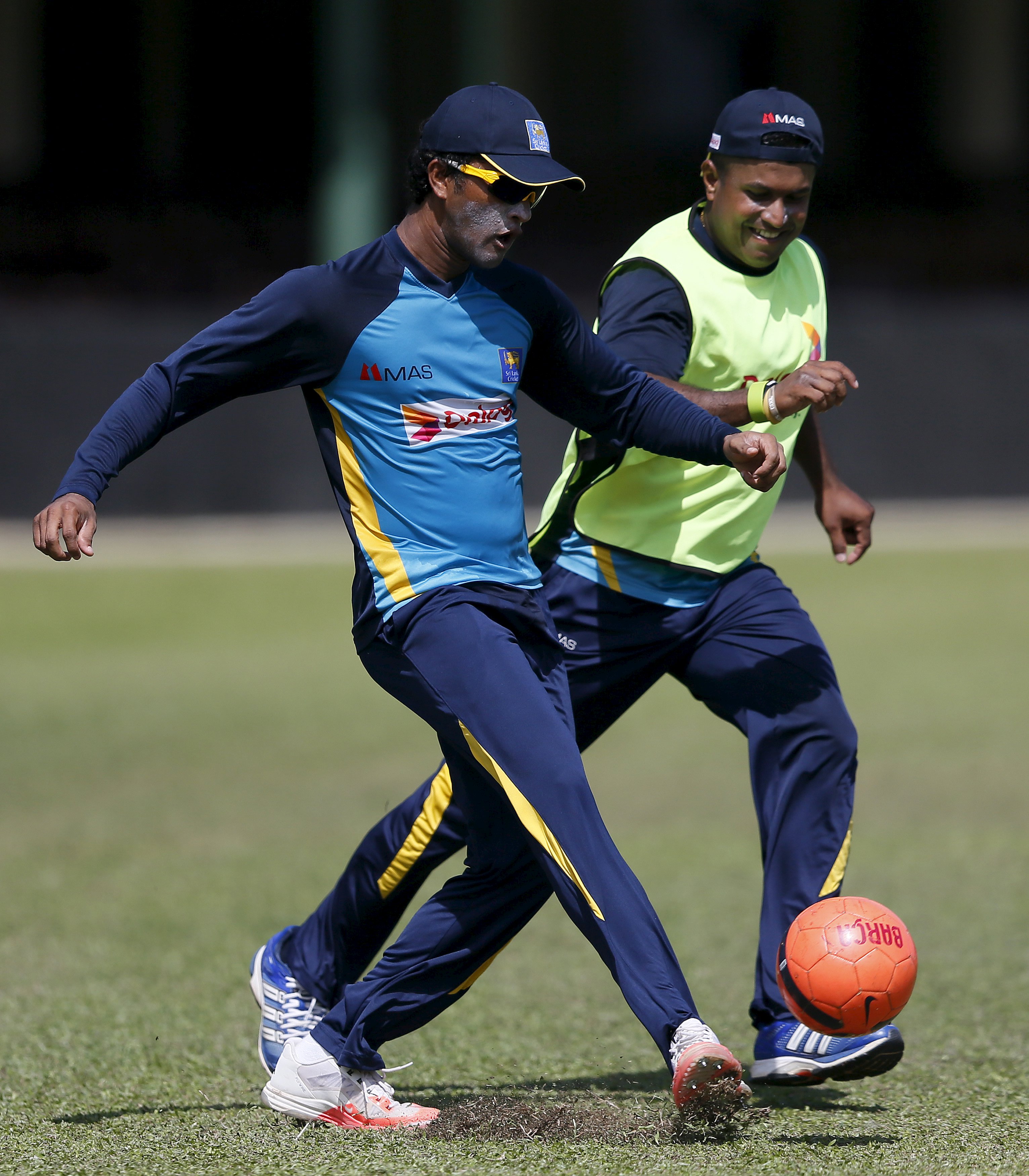 2015-08-19t104645z_968126538_gf10000176322_rtrmadp_3_cricket-lanka.jpg Dinesh Chandimal