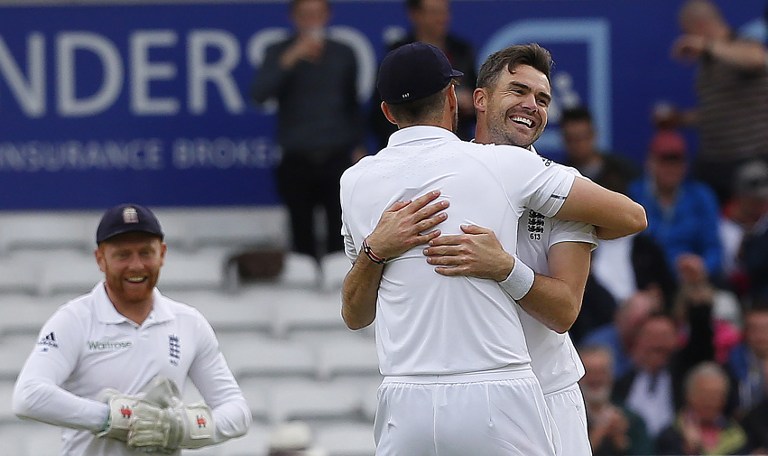 000_b15cu.jpg James Anderson