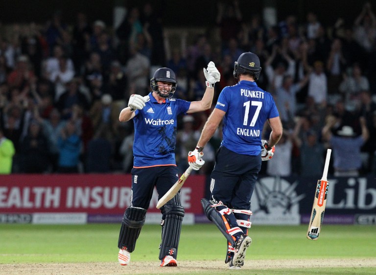 000_c82hu.jpg Liam Plunkett