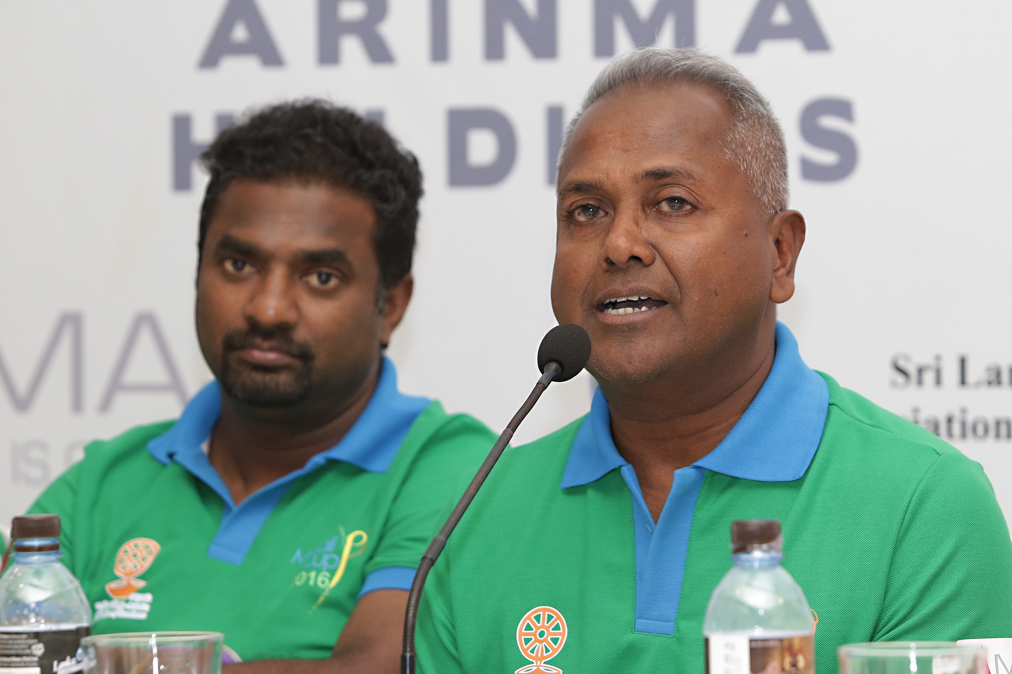 ics9595d9w325.jpg Muttiah Muralitharan