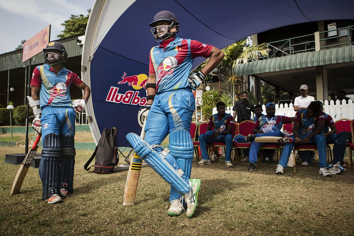 steady-chase-hands-sri-lanka-victory.jpg Photo
