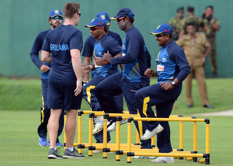 000_di0pw.jpg Sri Lanka cricketers