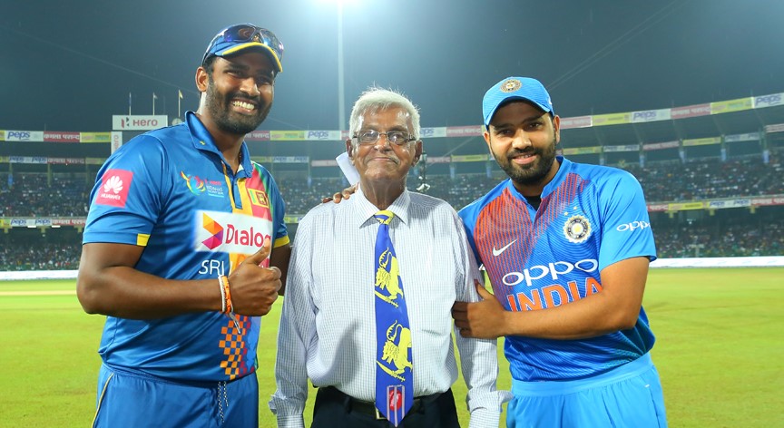 s1818q36229.jpg Captains Rohit Sharma and Thisara Perera pose with Percy