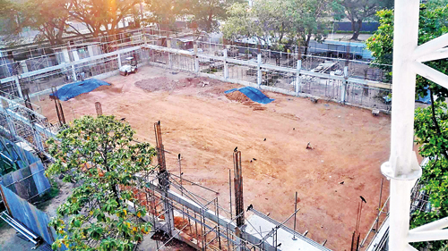 Swimming pool at R. Premadasa Stadium in Khettarama